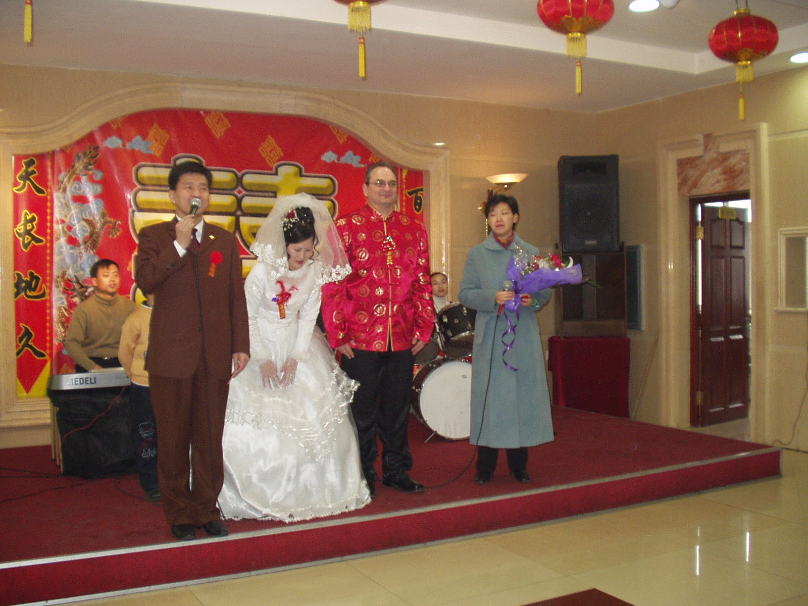whitewedding3.jpg
